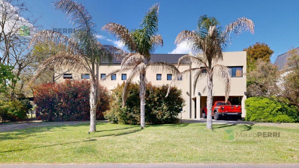 Casa en venta | 5 ambientes | Abril Club De Campo | Berazategui