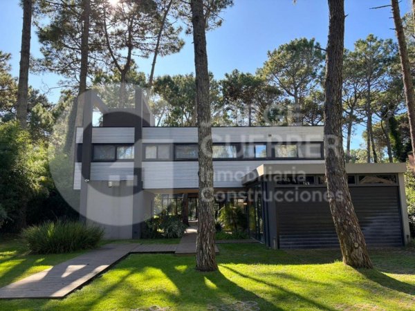 Casa en venta | 5 ambientes | Caril&oacute;