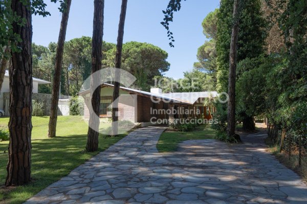 Casa en venta | 5 ambientes | Caril&oacute;