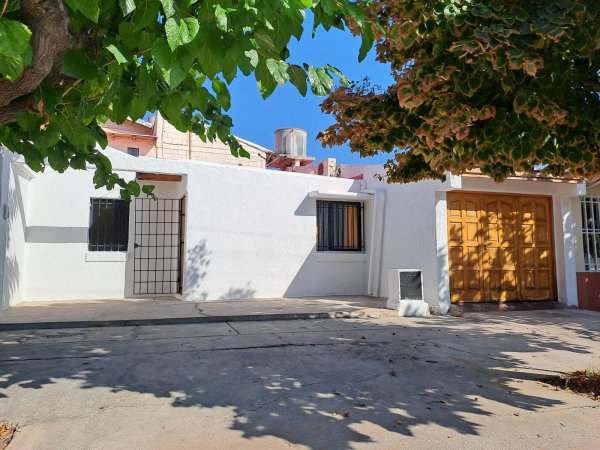 Casa en venta | 8 ambientes | Maipu
