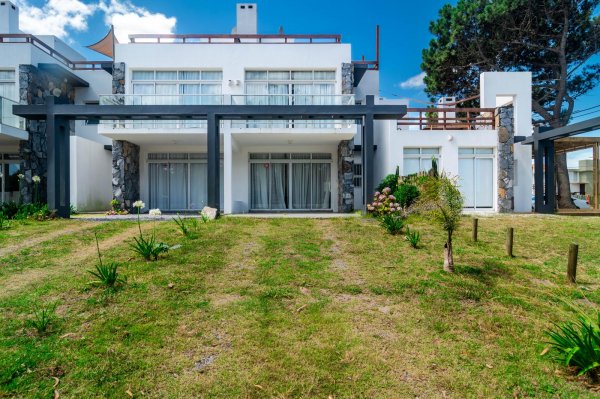 Casa en alquiler | 4 ambientes | Bikini