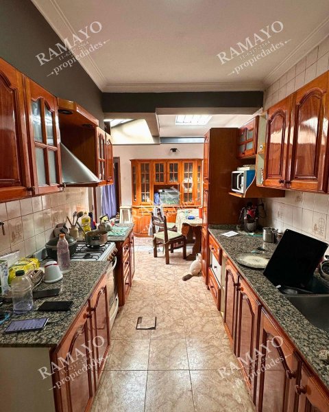 Casa en venta | 8 ambientes | Longchamps