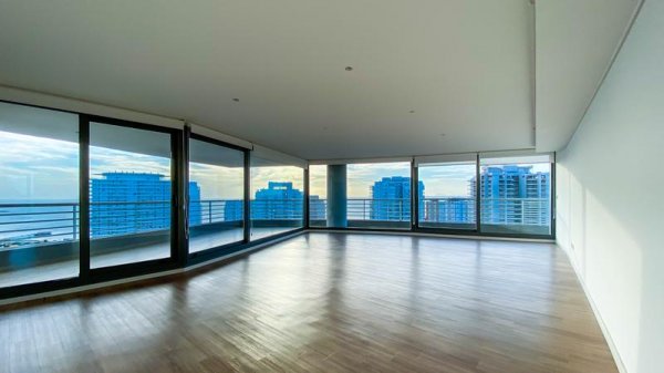 Departamento en venta | 5 ambientes | Playa Mansa | Punta del Este