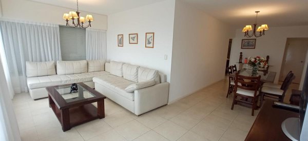 Departamento en venta | Pen&iacute;nsula | Punta del Este