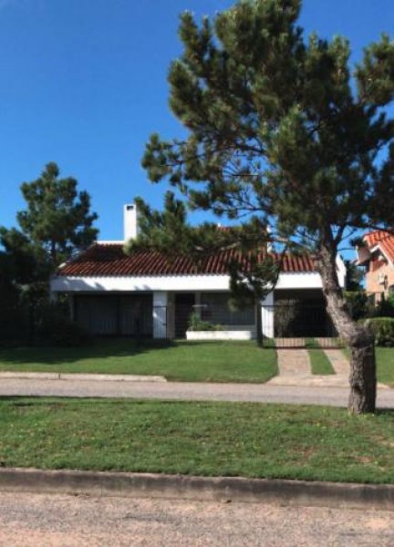 Casa en venta | Playa Mansa | Punta del Este