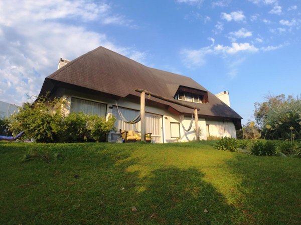 Casa en alquiler | 5 ambientes | Playa Mansa | Punta del Este