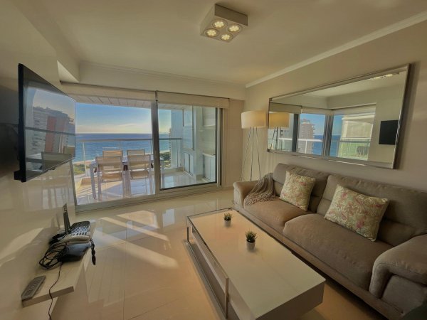 Departamento en alquiler | 5 ambientes | Playa Mansa | Punta del Este