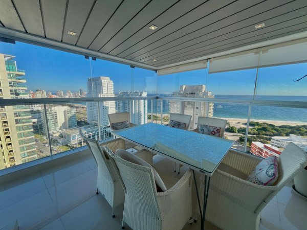 Departamento en alquiler | 5 ambientes | Playa Mansa | Punta del Este