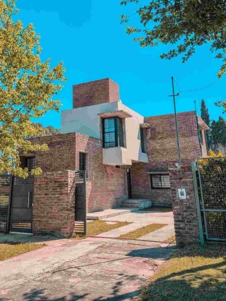 Casa en venta | 4 ambientes | Roldan