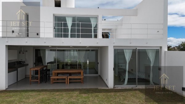 Casa en venta | 6 ambientes | Campo Chico Urbanizaci&oacute;n Residencial | Cordoba