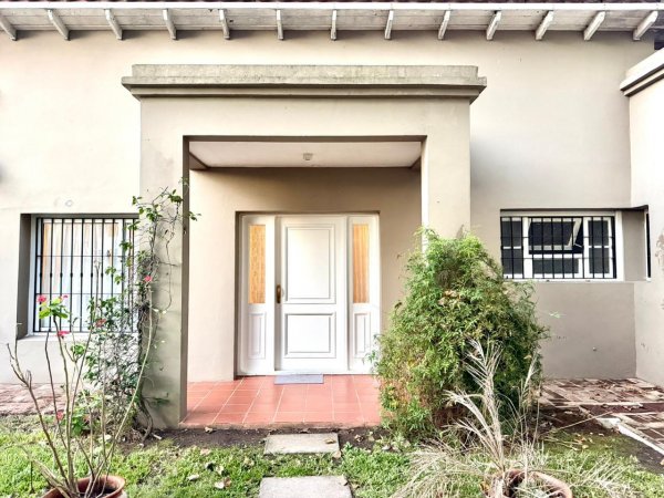 Casa en venta | 6 ambientes | Manuel B Gonnet | La Plata