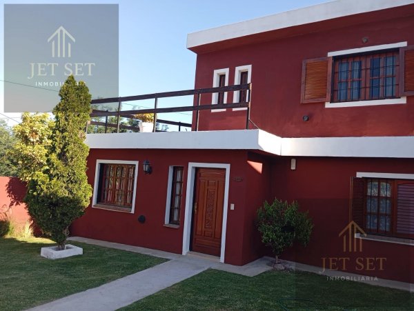 Casa en venta | 8 ambientes | Cuesta colorada | La Calera