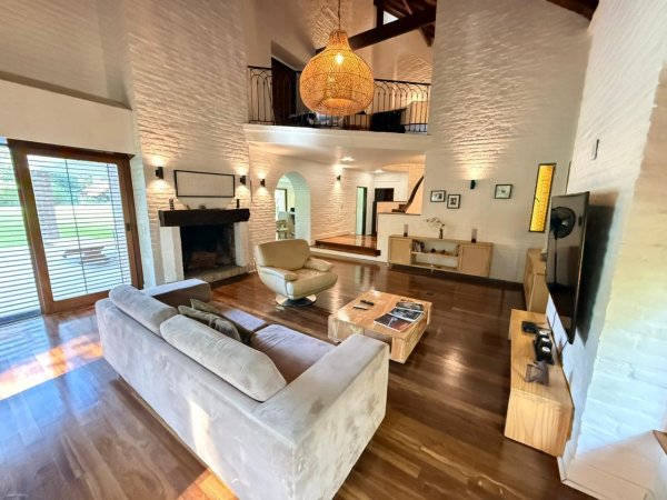 Casa en alquiler | 8 ambientes | Los Naranjos | Ingeniero Maschwitz