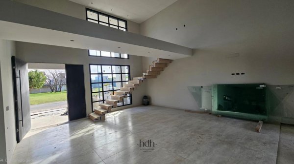 Casa en venta | 10 ambientes | La Luisita | Cordoba