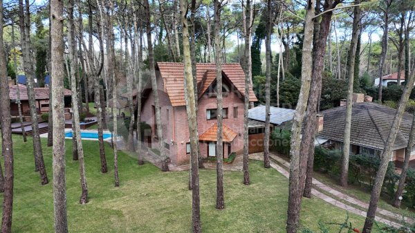 Casa en venta | 3 ambientes | Caril&oacute;
