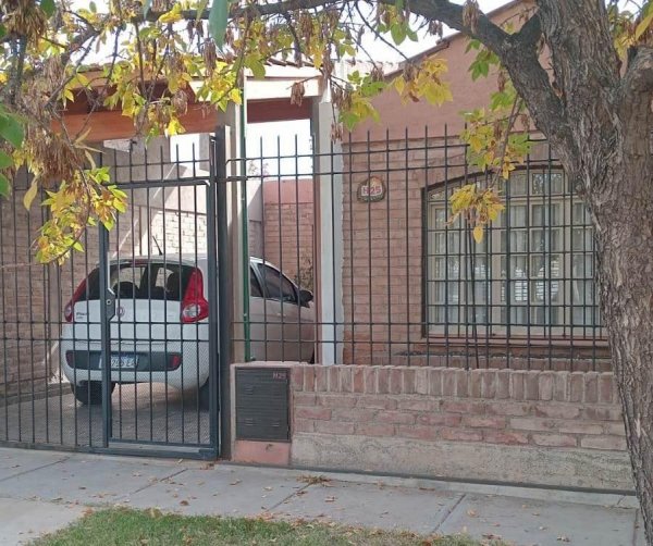 Casa en venta | 7 ambientes | Luzuriaga