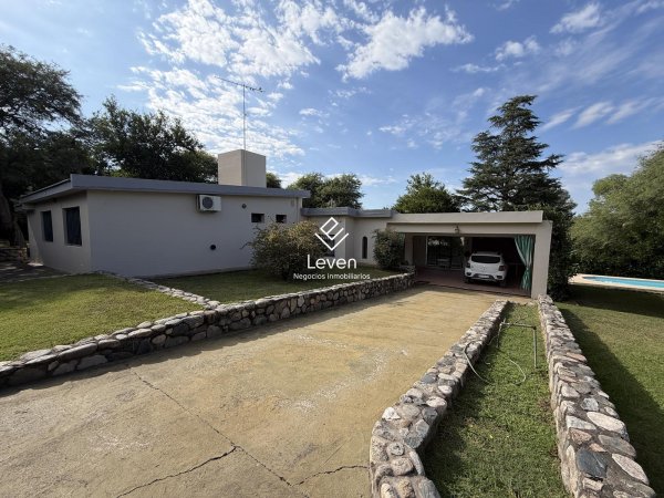 Casa en venta | 7 ambientes | Villa Los Aromos | Santa Maria