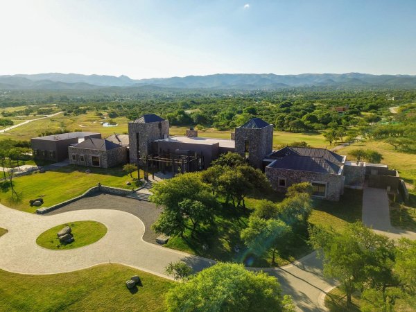 Casa en venta | 10 ambientes | Estancia El Terr&oacute;n | Mendiolaza