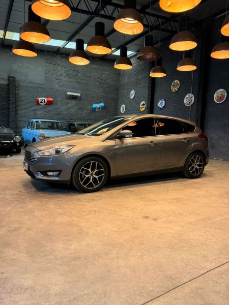 Ford Focus Focus 2.0 5p Titanium Power L16