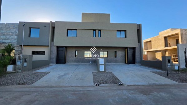 Casa en venta | 8 ambientes | Colinas de Manantiales | Cordoba
