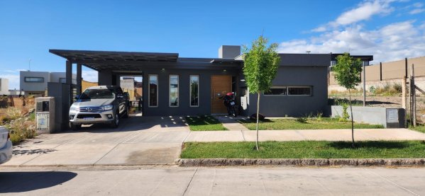 Casa en venta | 5 ambientes | El Challao