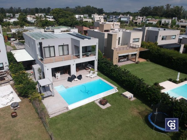 Casa en venta | 6 ambientes | Santa Elena  | Pilar