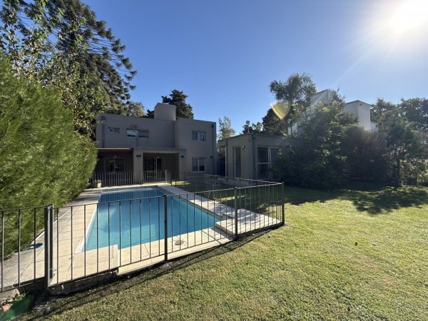 Casa en venta | 5 ambientes | Benavidez
