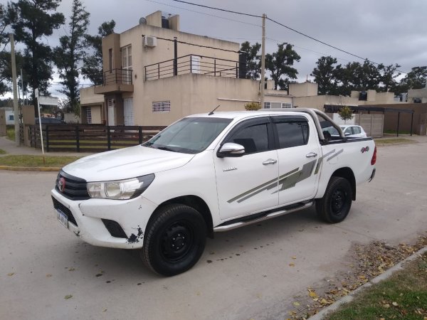 Toyota Hilux Hilux 2.4 Dc 4x4 Tdi Dx L16