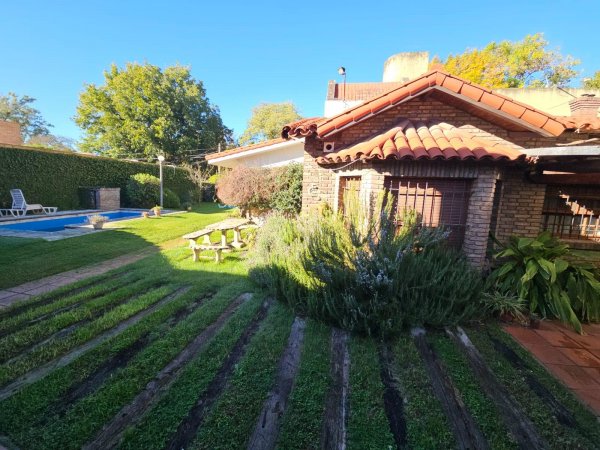 Casa en venta | 9 ambientes | Fisherton | Rosario