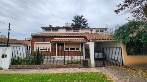 Casa en venta | 6 ambientes | Burzaco