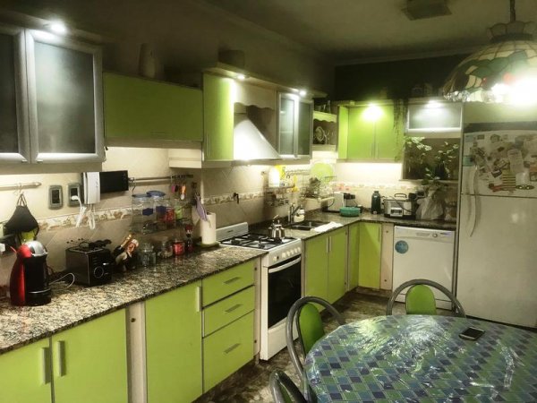 Casa en venta | 9 ambientes | Lomas de Zamora Oeste | Lomas De Zamora