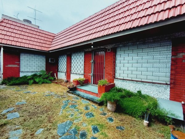 Casa en venta | 3 ambientes | Lanus