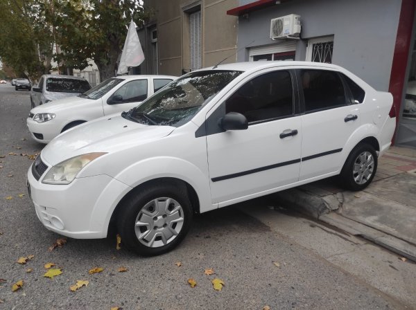Ford Fiesta Max Ambiente 1.6