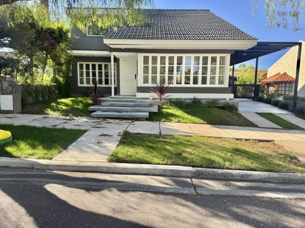 Casa en venta | 5 ambientes | Mendoza