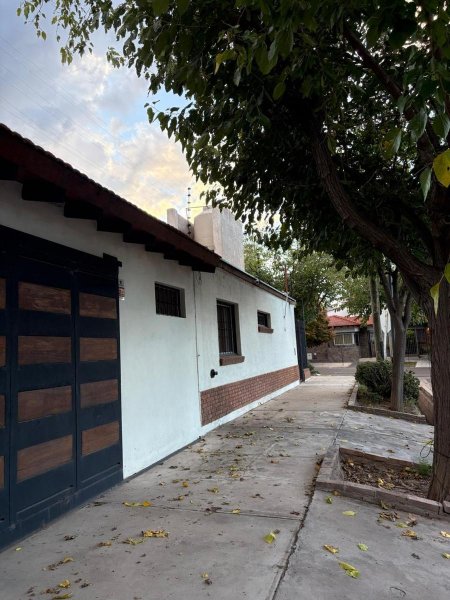 Casa en venta | 5 ambientes | Godoy Cruz