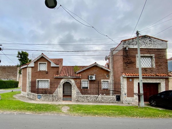 Casa en venta | 6 ambientes | Alberdi | Rosario