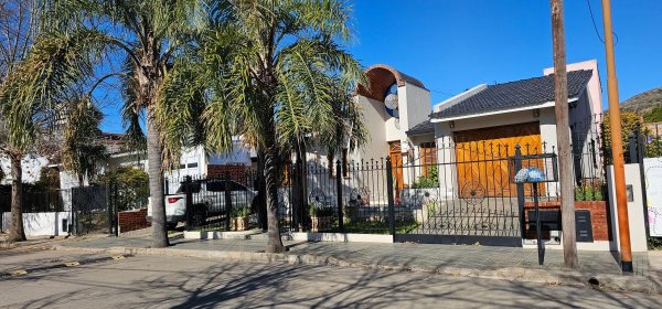 Casa en venta | 10 ambientes | La Cuesta