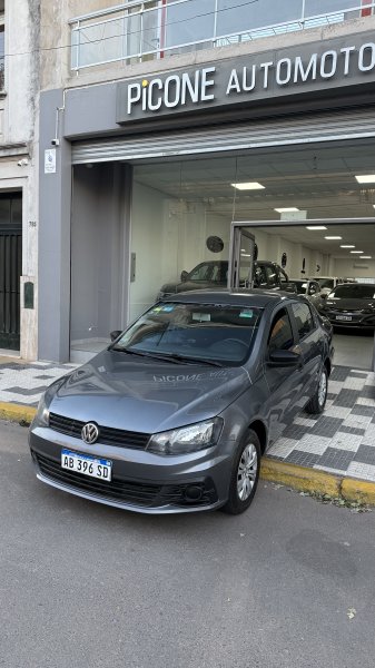 Volkswagen Voyage 1.6 L/17 Trendline