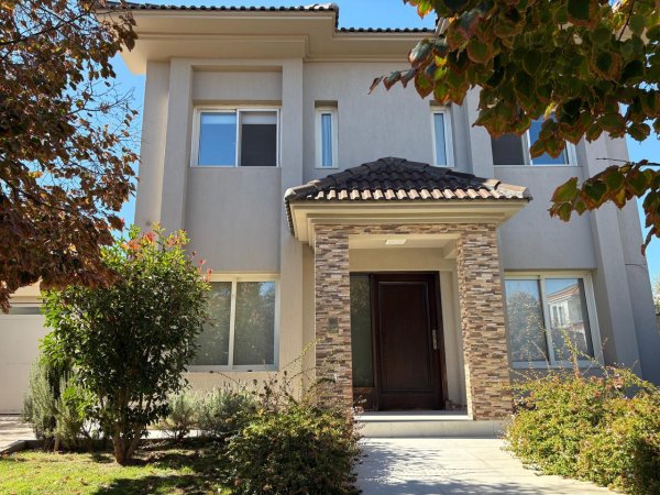 Casa en alquiler | 6 ambientes | Coronel Dorrego
