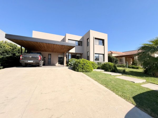 Casa en venta | 6 ambientes | San Sebastian | Funes