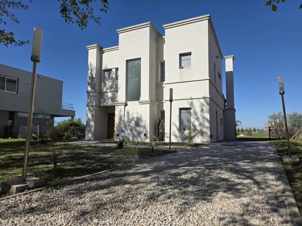 Casa en venta | 4 ambientes | Haras del Sur III | La Plata