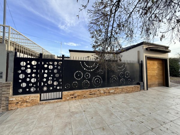 Casa en venta | 4 ambientes | Luzuriaga