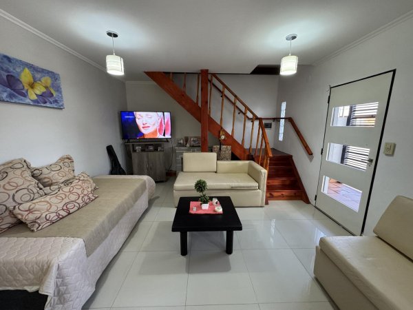 Casa en venta | 8 ambientes | Oro Verde