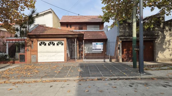 Casa en venta | 6 ambientes | Banfield Este | Banfield