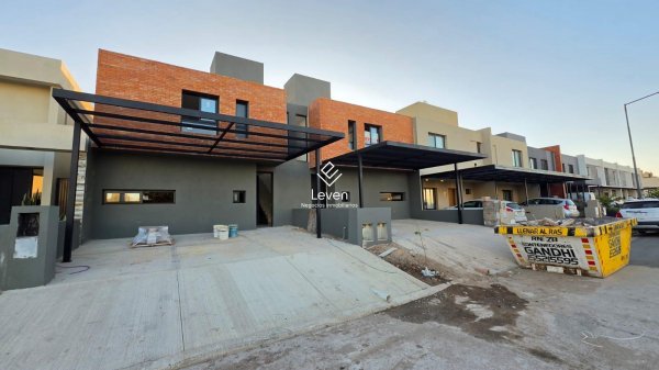 Casa en venta | 8 ambientes | Manantiales