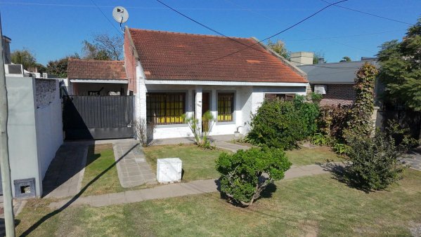 Casa en venta | 3 ambientes | Ca&ntilde;uelas