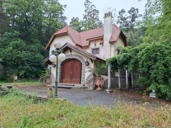 Casa en venta | 8 ambientes | La Falda