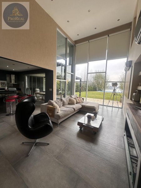 Casa en venta | 5 ambientes | San Vicente