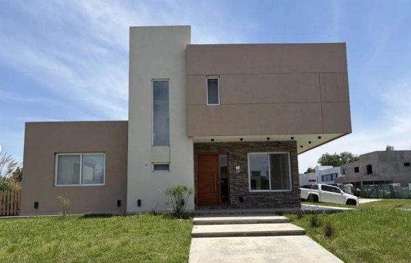 Casa en venta | 5 ambientes | Francisco Alvarez | Gonzalez Moreno