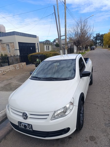 Volkswagen Saveiro 1.6 L/10 Pack I | Hinojo